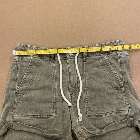 American Eagle Women’s Elastic Waist Drawstring Denim Shorts Army Green Size 4 - Picture 9 of 11